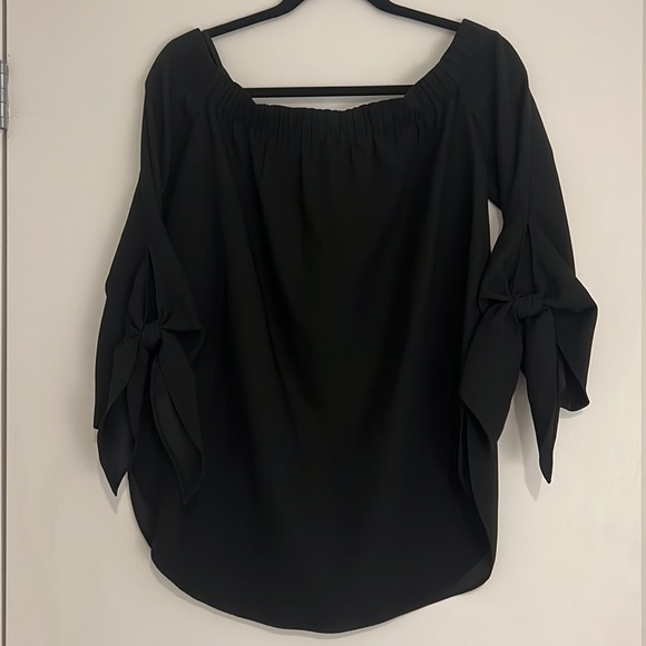 Club Monaco Off Shoulder Blouse - Picture 2 of 4